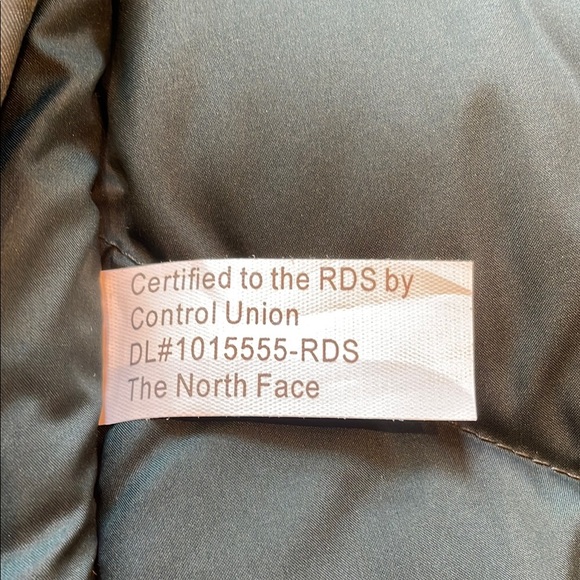 The North Face NWOT Puffer Vest, Emerald Green, Woman’s, 550 Down Fill, Size L - Picture 13 of 13